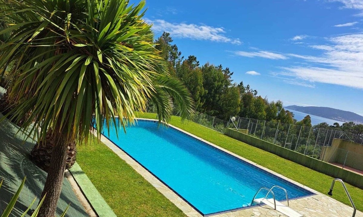 Sardinero Apartment | In the heart of Costa da Morte: charming apt. with pool and beach