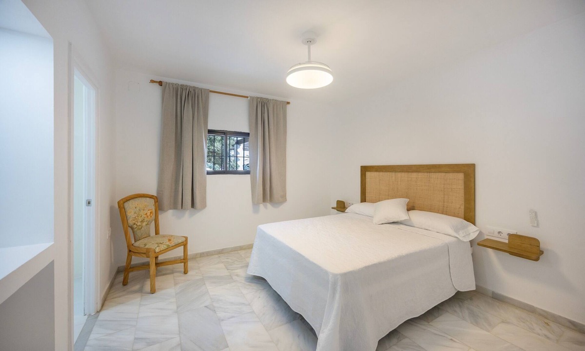 Chipiona Apartment | Isla Verde 1: Cozy Nature Room Near Chipiona Coast