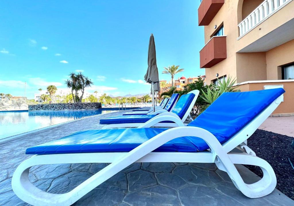 San Miguel de Abona Apartment | Junior Suite with Wifi, AC and pool, well connected in the South of Tenerife