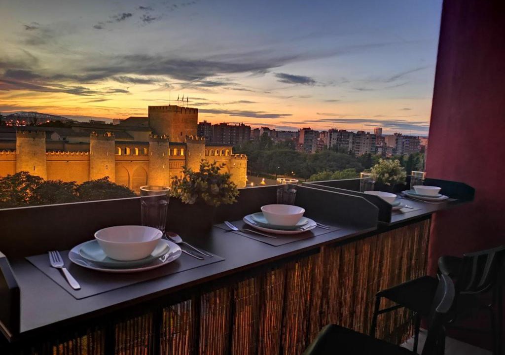 La Almozara Apartment | La balconada de la Aljafería con parking privado