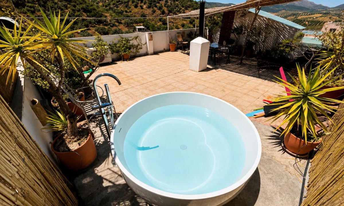 Casabermeja House | La Bermeja: Terrace with relaxing stargazer bath and stunning views