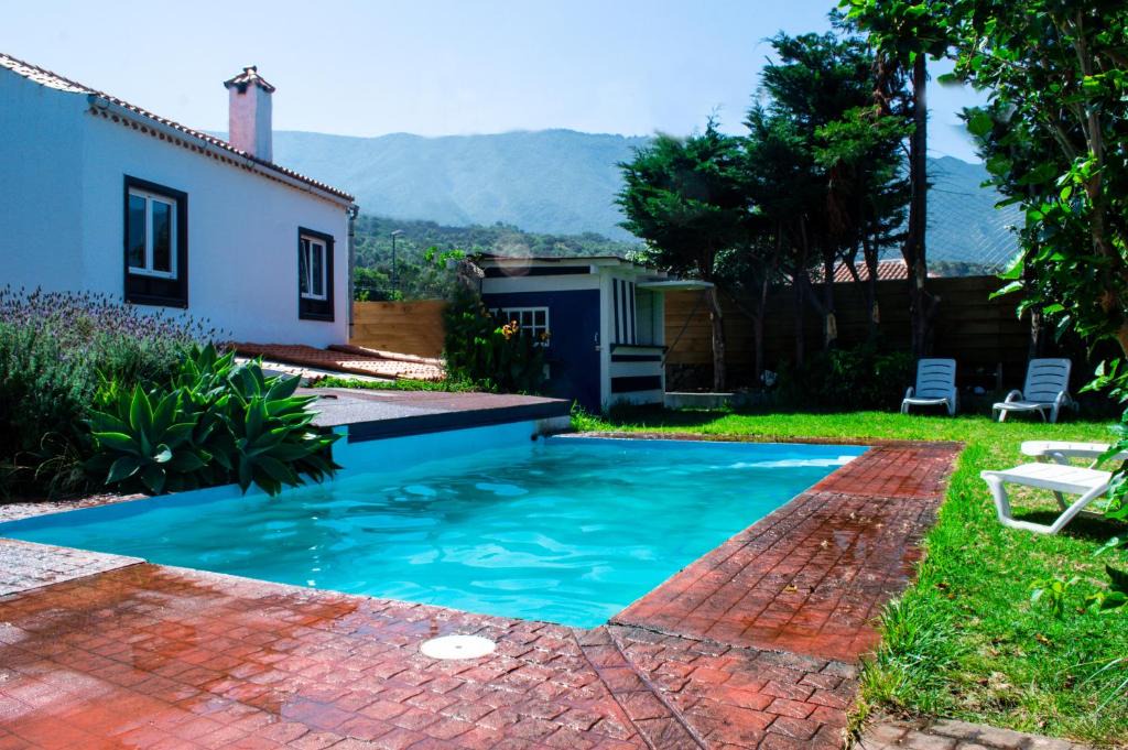 Brena Baja House | La Bodega casa rural con piscina y jardines