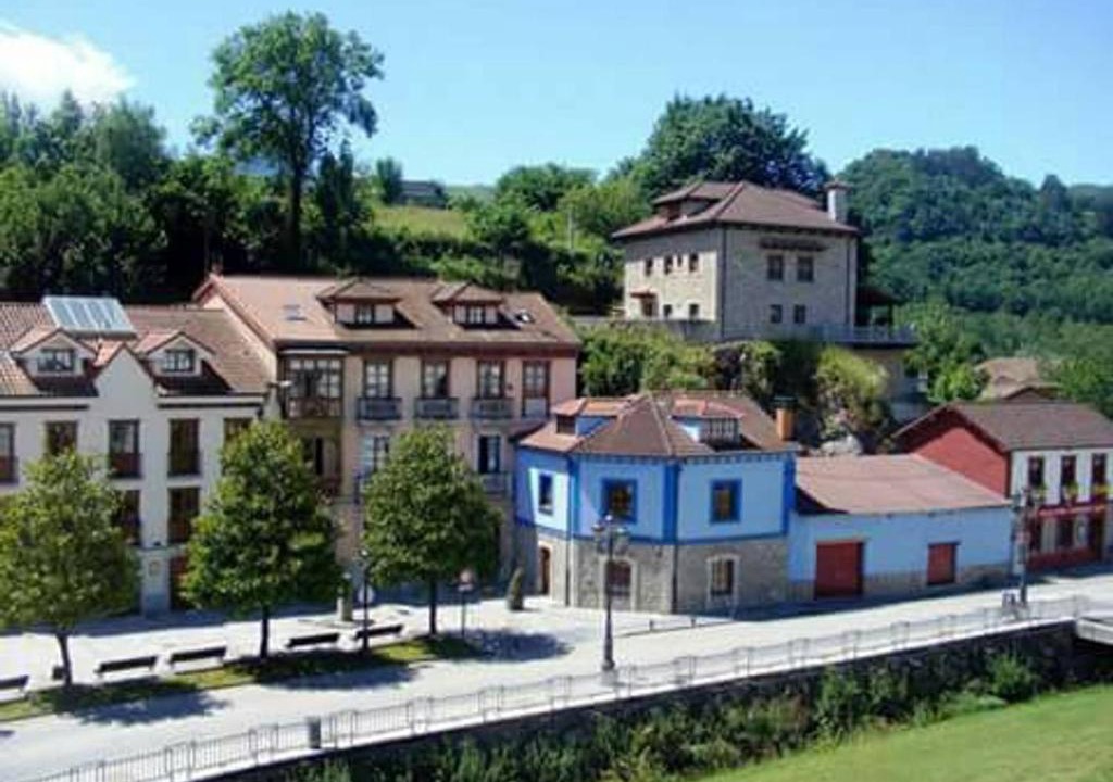 Las Caldas House | LA CASA AZUL DE LAS CALDAS