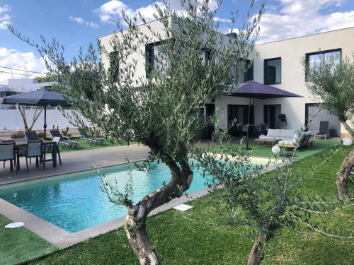 Les Tres Cales Villa | LA CASA DE LA OLIVERA Luxurious house
