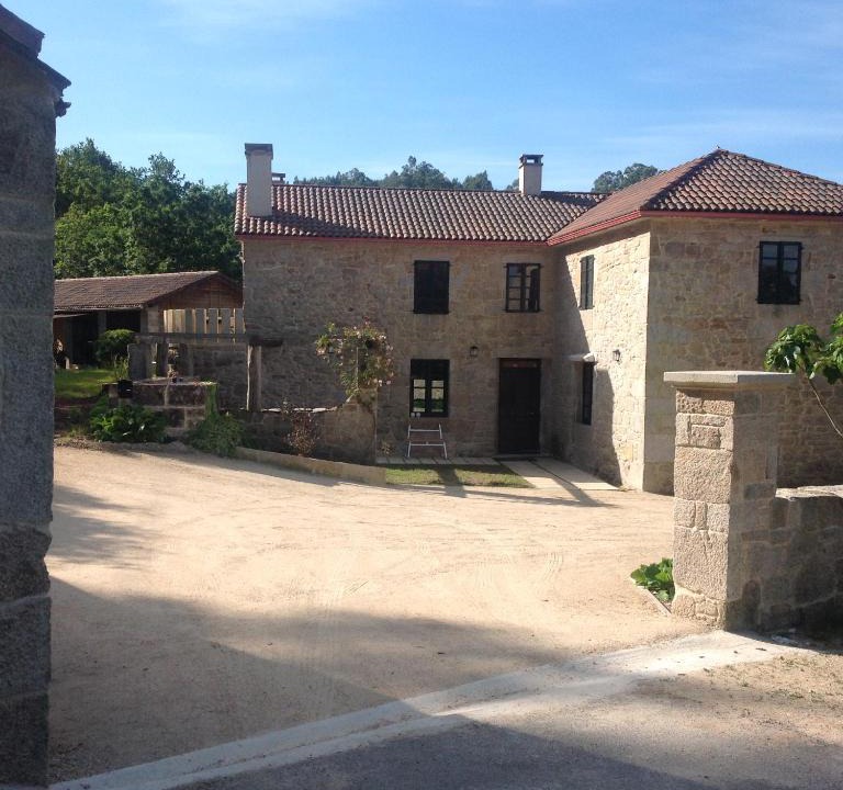 Callobre Apartment | La Casa Roxa, naturaleza en Galicia a 12 kms. del mar