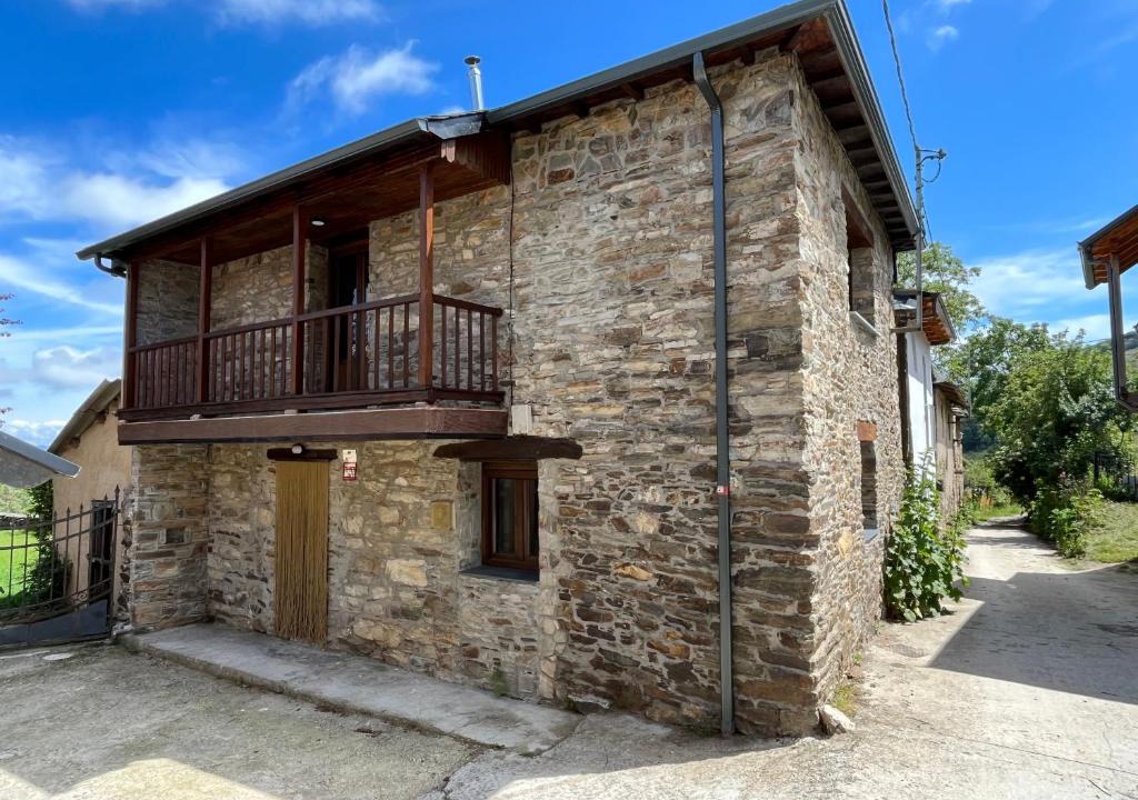 San Cristobal de Valdueza House | La Casina de la Yeye San Cristóbal de Valdueza