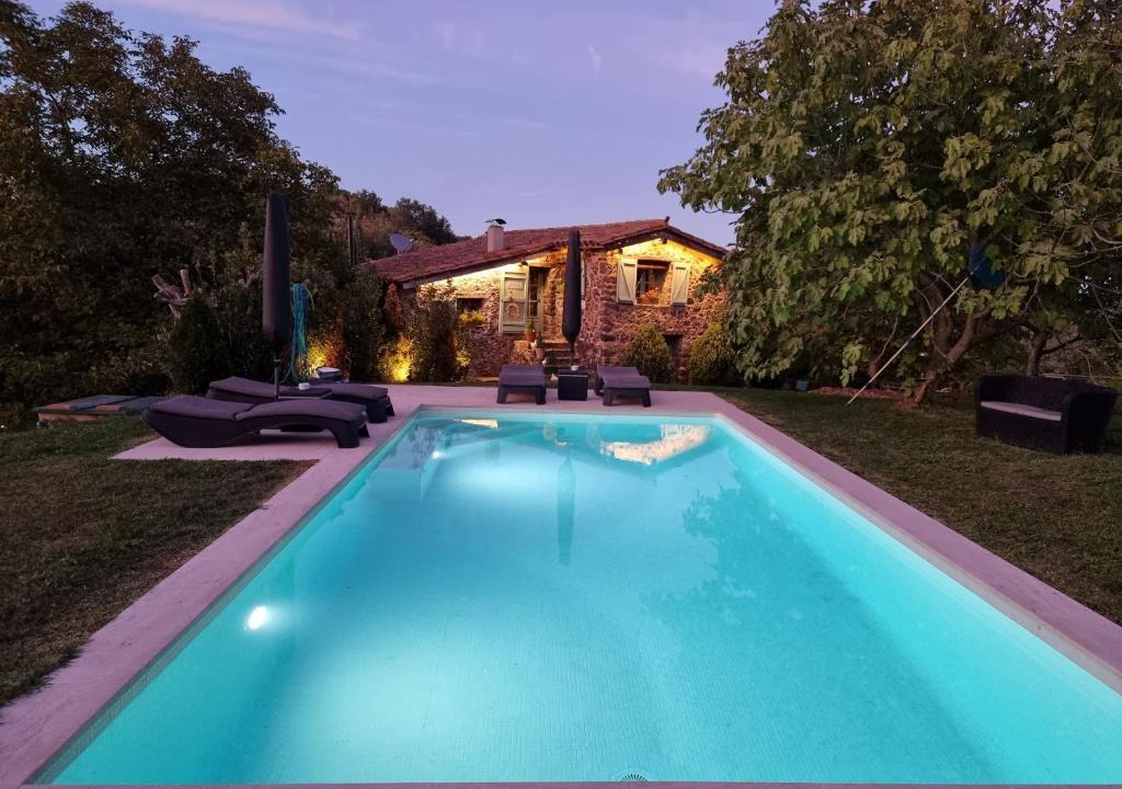 Santa Pau Ski Chalet | La Casita -Adults 0nly-