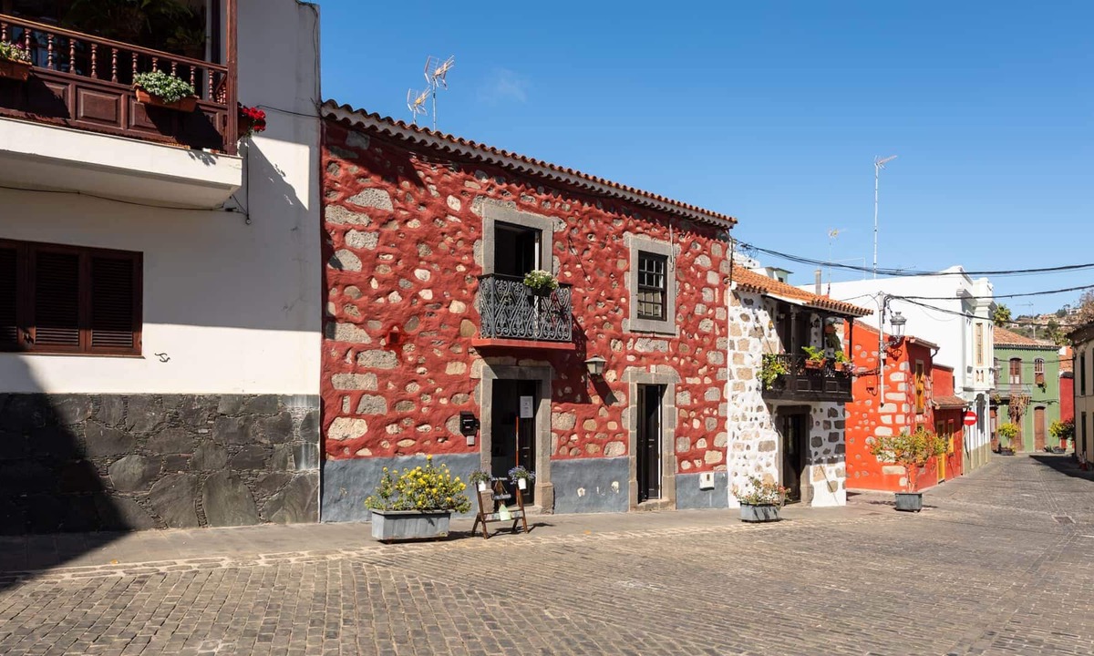 Las Brisas House | La Casona Roja - Wifi + Courtyard + Terrace