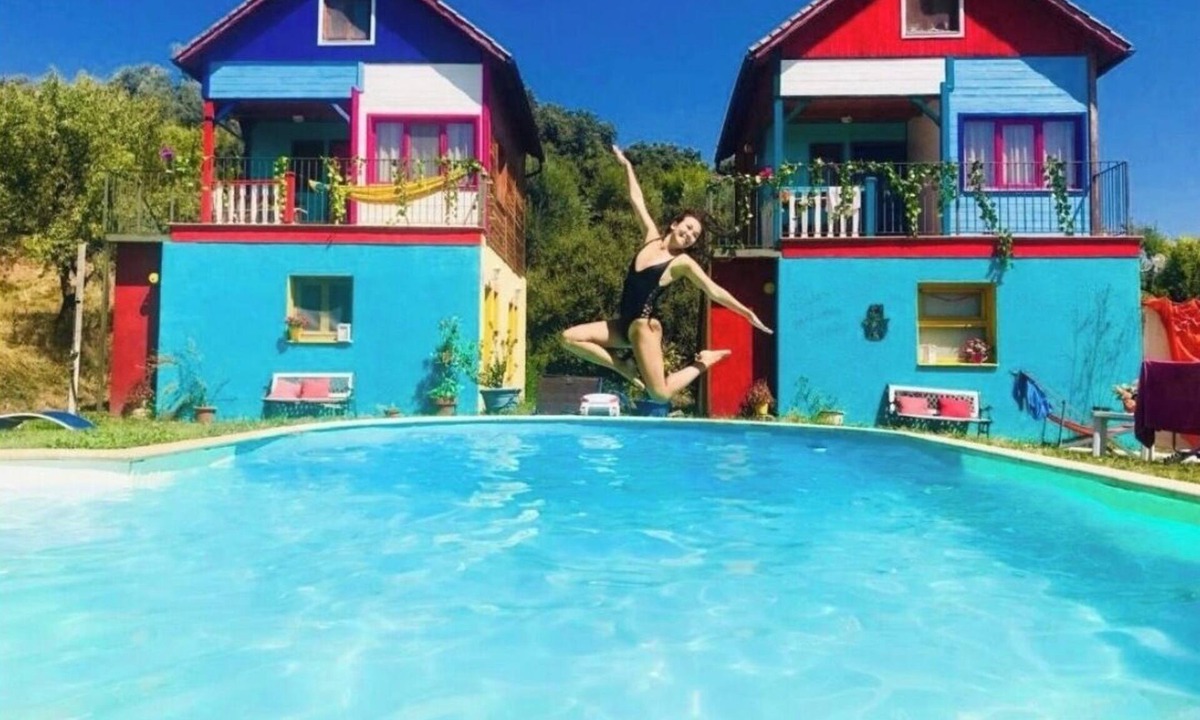 Colungo Apartment | La Jayma del Arte Apartments
