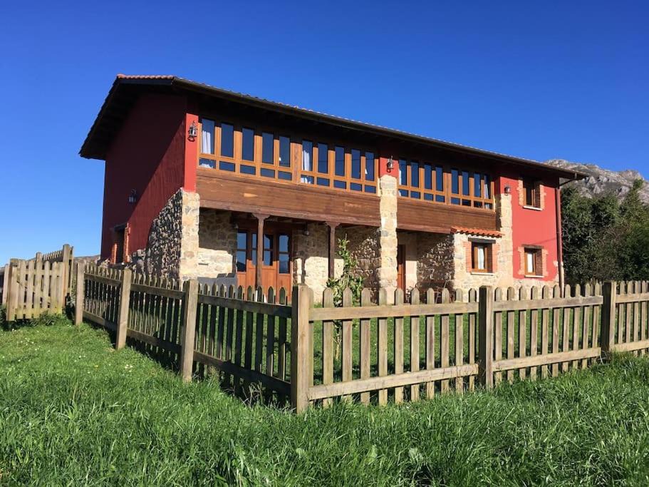 Peruyes House | LA LLANADA