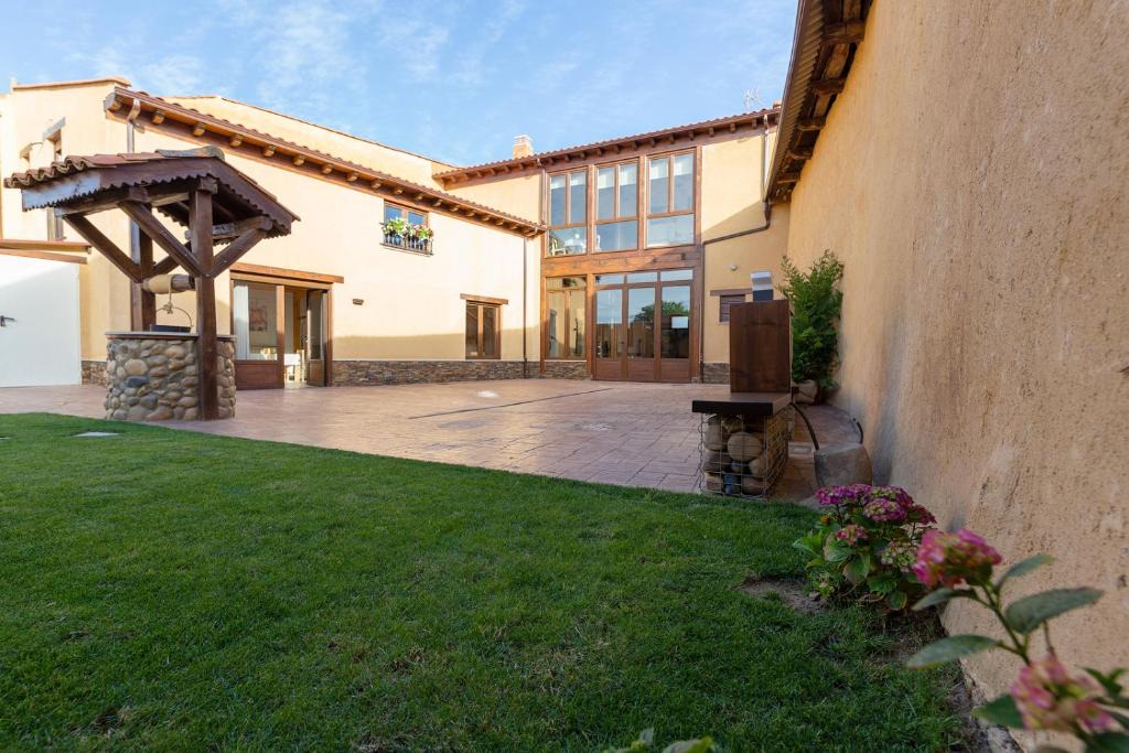 Hospital de Orbigo House | La Rosaleda León - Casa Rural -
