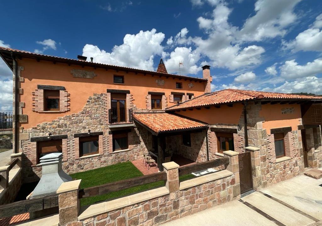 Cabezon de la Sierra House | La Traviesa de la Demanda