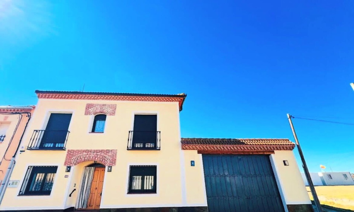 Garcillan Ski Chalet | La Villa de Pi indoor pool, jacuzzi, barbecue 10 min from Segovia