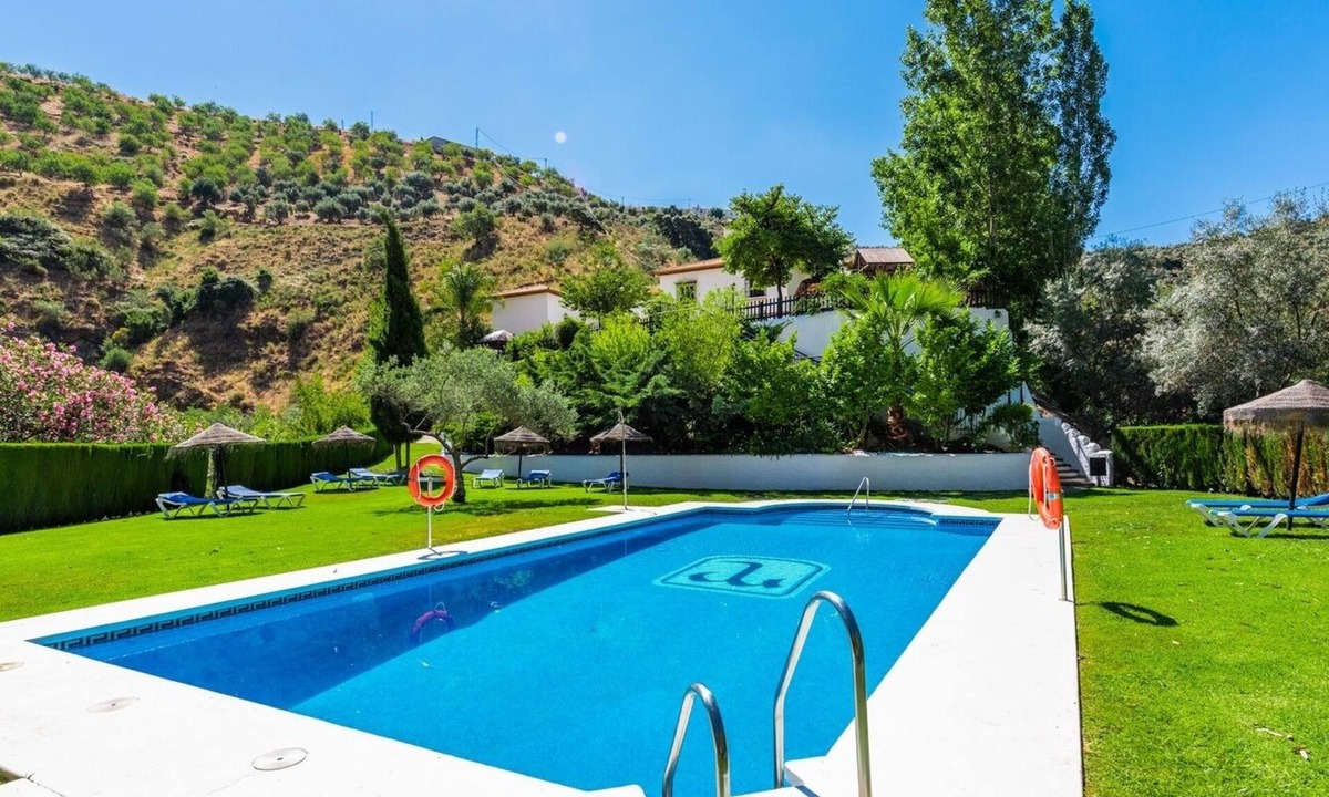 Malaga-Este Villa | Lagar Martínez Málaga by Ruralidays