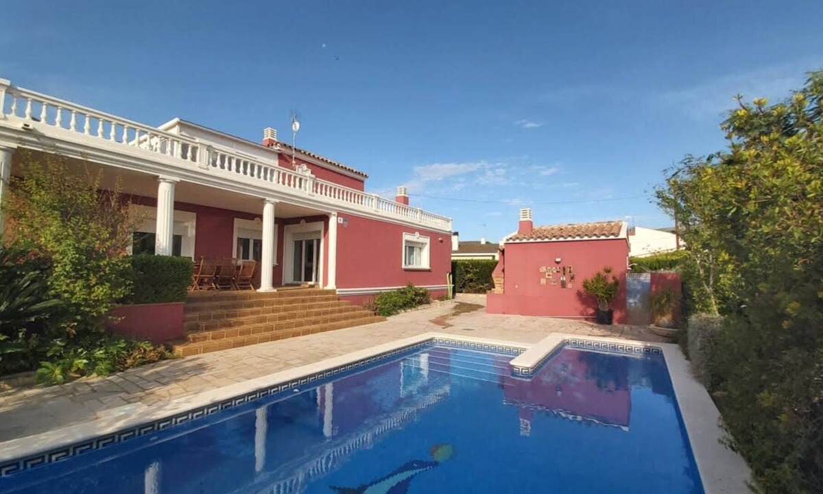 Calafat House | Large house with pool in Calafat