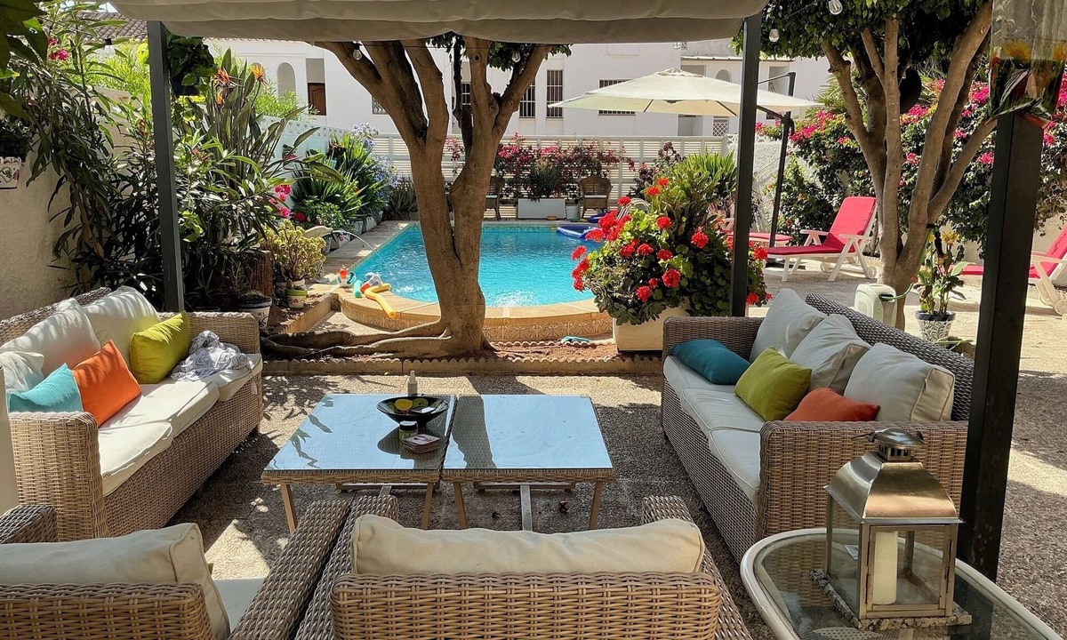 Roquetas de Mar House | Large Villa private pool and garden near beach