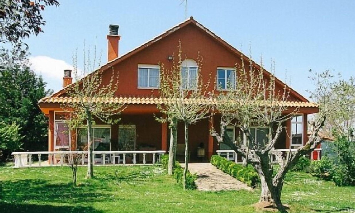 Hornos de Moncalvillo Cottage | Larrate House for 12 people