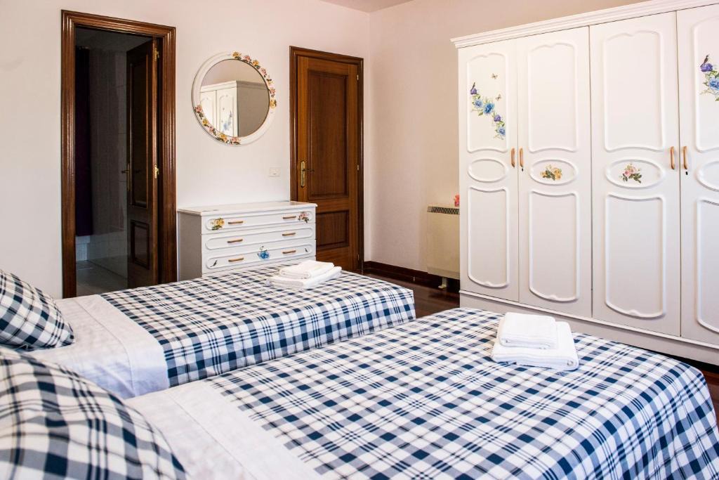 Sarria House | Las Aceñas De Iris