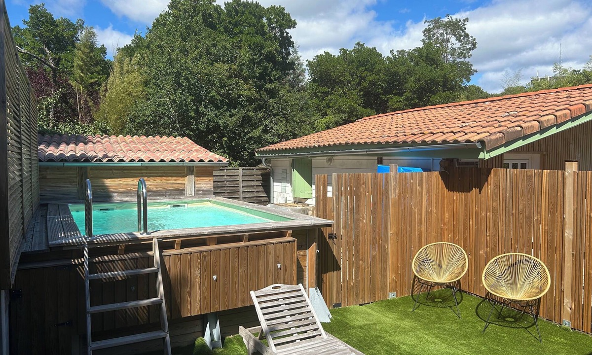 Lanton Cabin | 🌿 Le Cabanon de Cassy - Comfortable gîte with heated pool, near the ocean