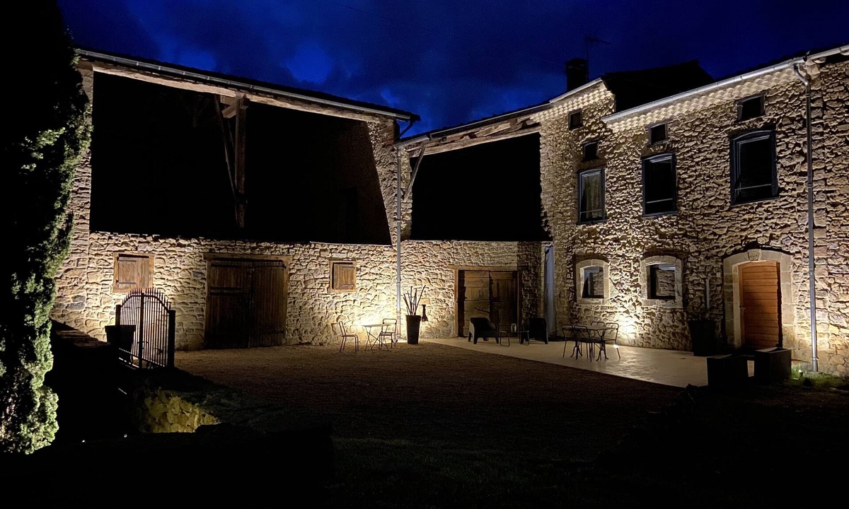 Montels House | Le Gite Des Rousses Charmant Corps de Ferme en Pierre Datant de 1769