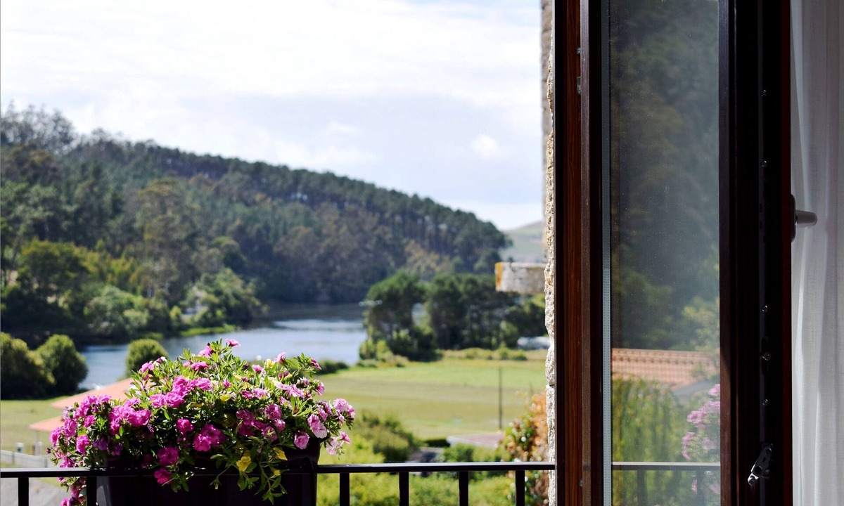 Lires Hotel | LiresCa