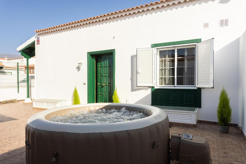 Abades Apartment | Live playa chica abades