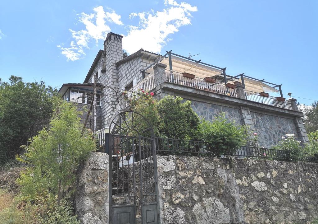 Burgohondo House | Los corzos