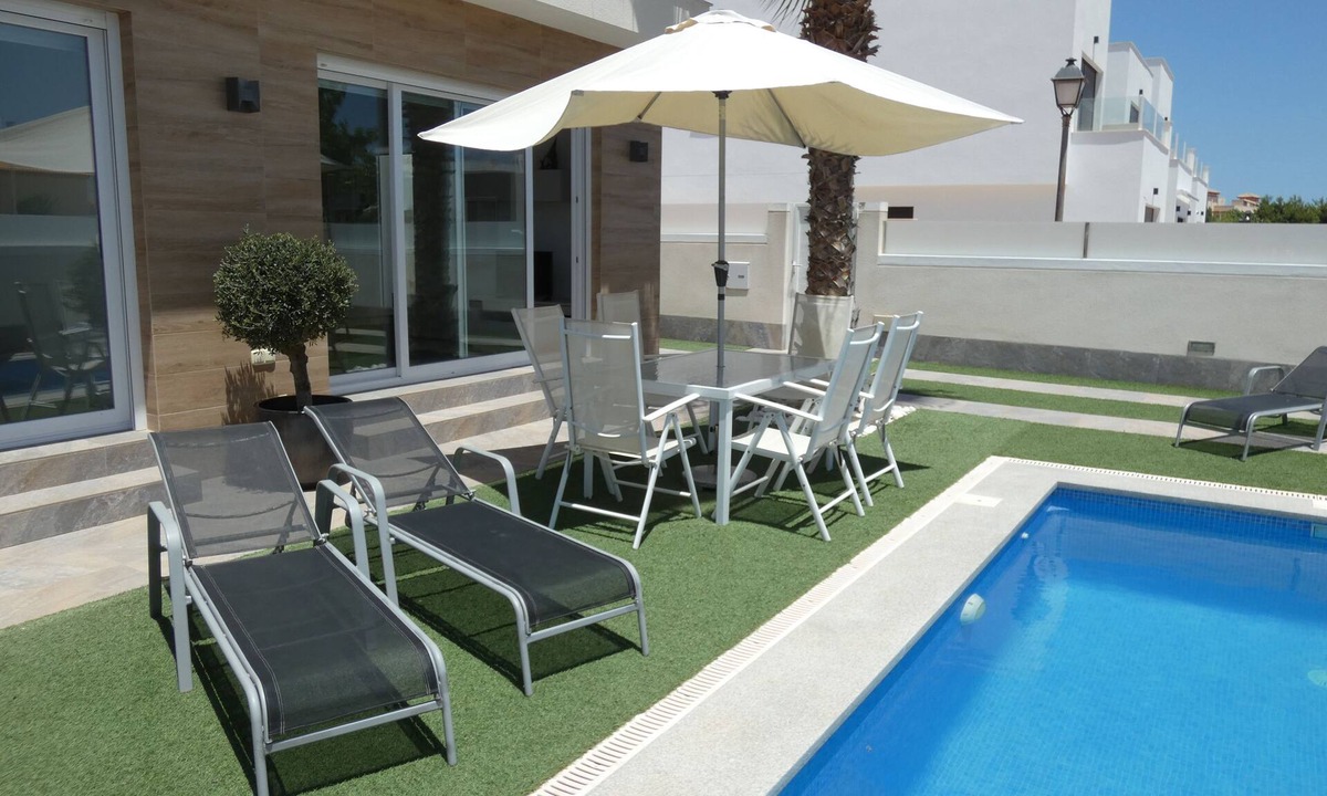 San Pedro del Pinatar Villa | los dos caballeros