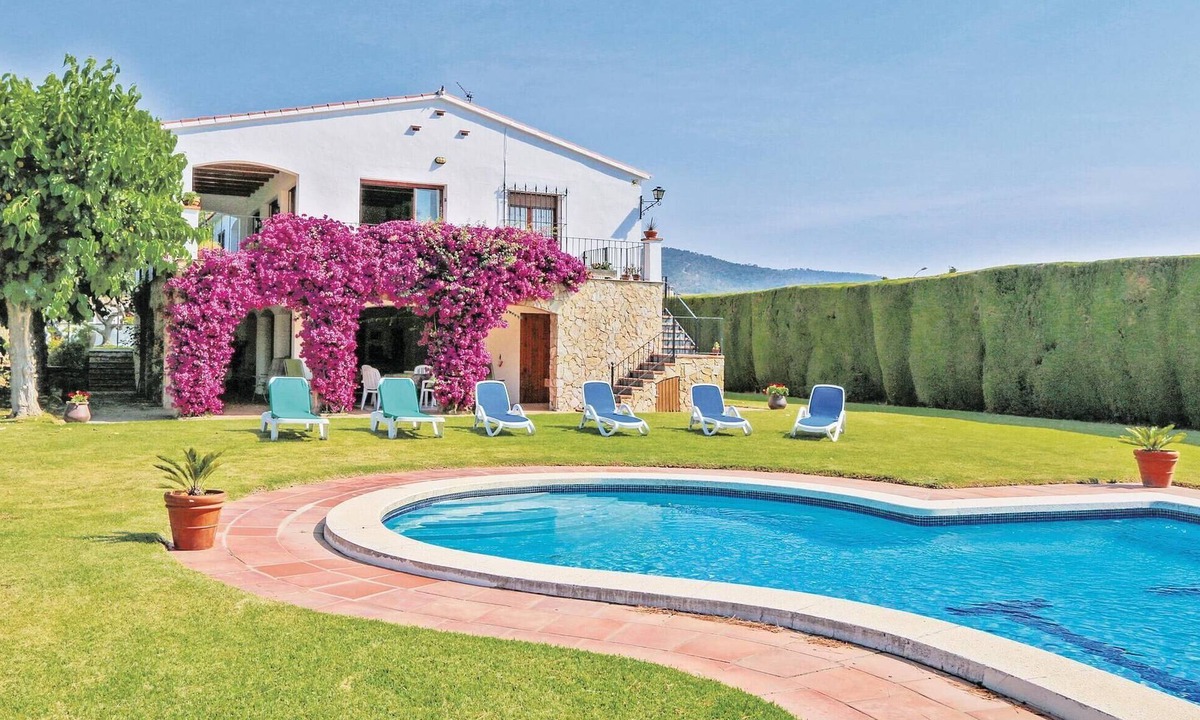 Calonge House | Lovely home in Calonge with WiFi