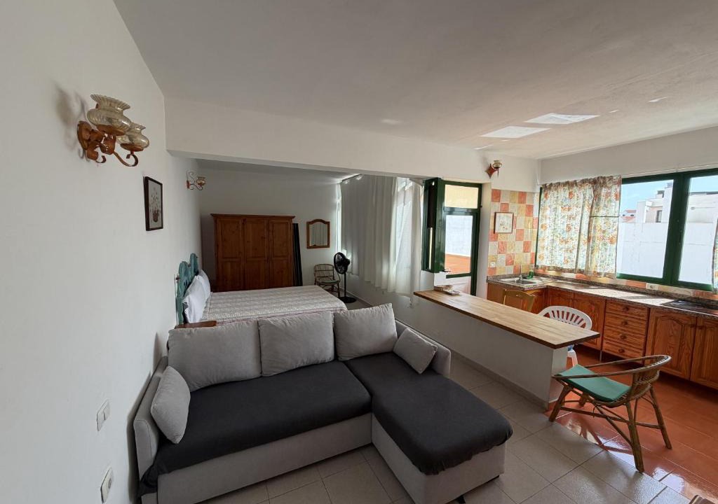 Tamaduste Apartment | Luminoso ático loft con terraza junto a la playa
