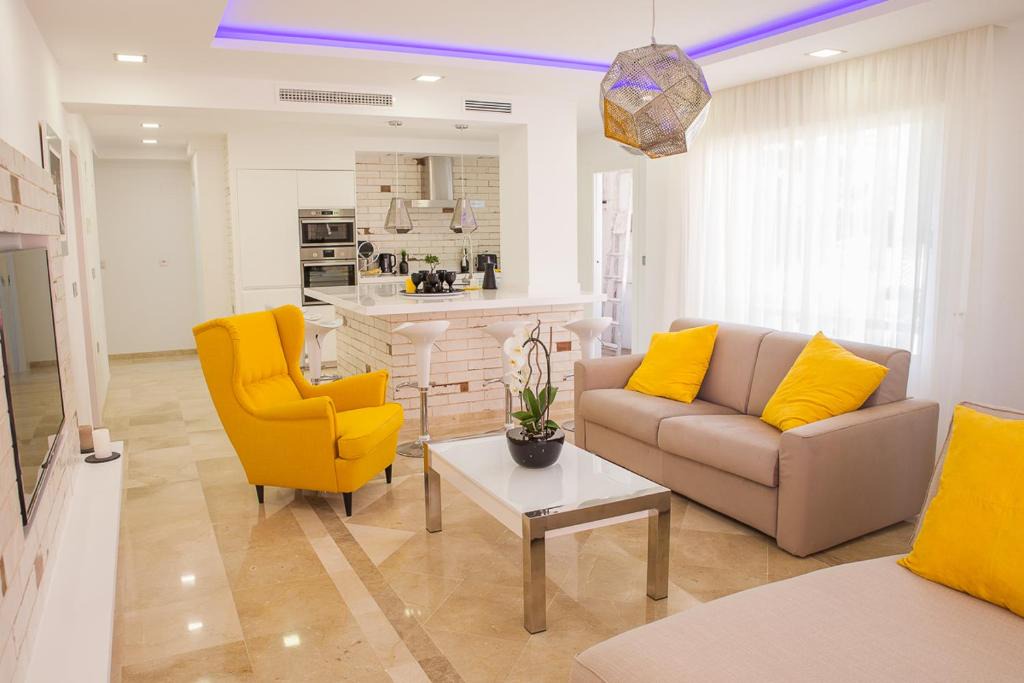 Idiliq Stays Benalbeach Arroyo La Miel | Torrequebrada