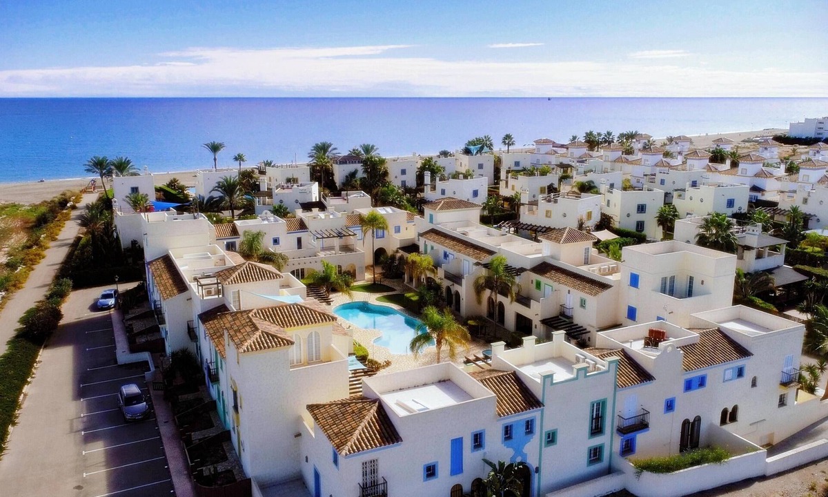 Las Herrerias House | Luxury beach house 50 meters from the beach, located in a closed community.