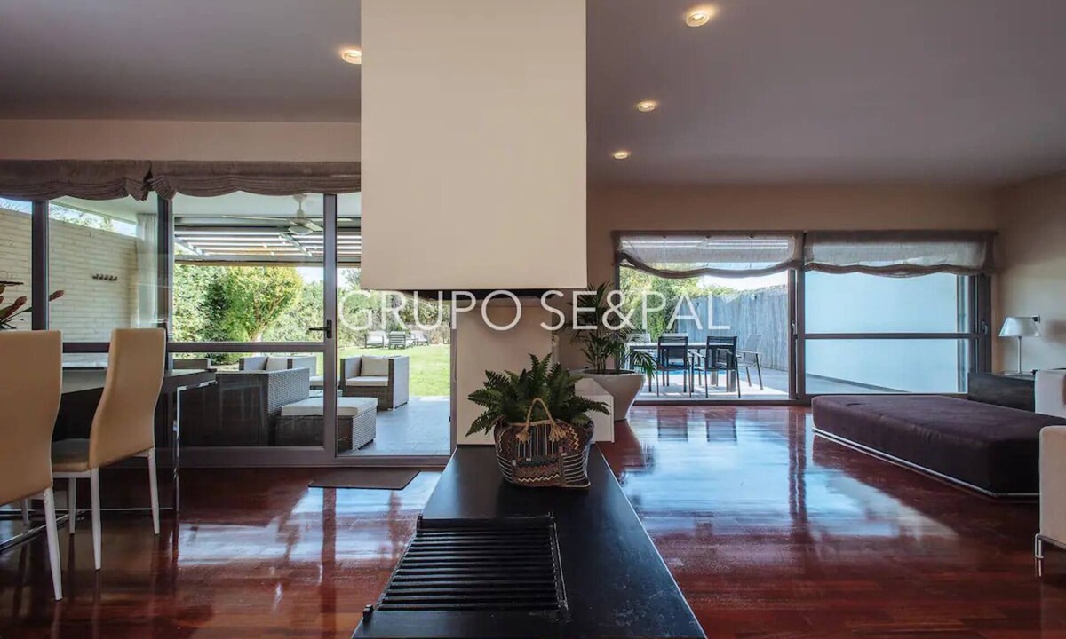 Seville Ski Chalet | Luxury Property overlooking the 13th Fairway
