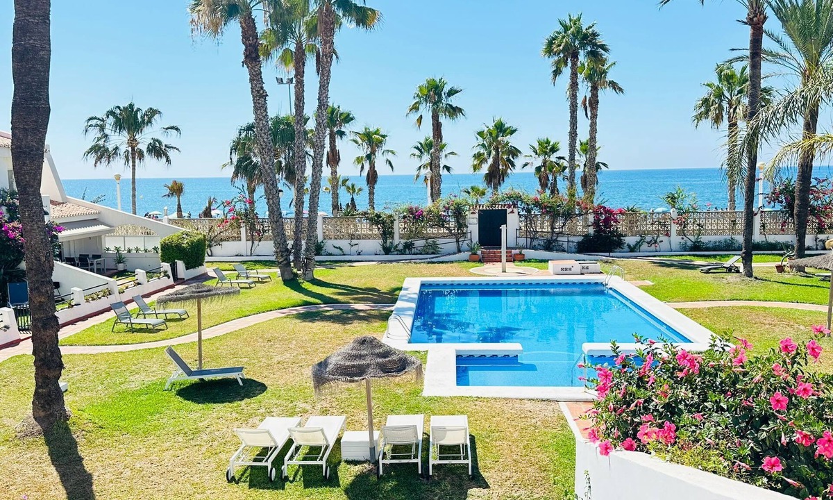 Torre del Mar Ski Chalet | LUXURY SEASIDE TRAIÑAS - EVO INSPIRATION AT THE FOOT OF THE MEDITERRANEAN