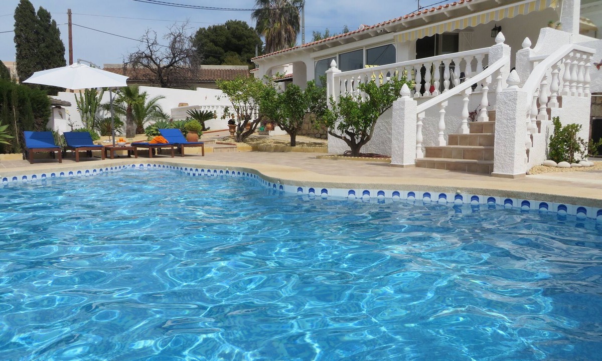 El Albir Villa | Luxury, sunny 3 Bedroom, private pool, BBQ dining area, WIFI, full AIRCO, VIEW!