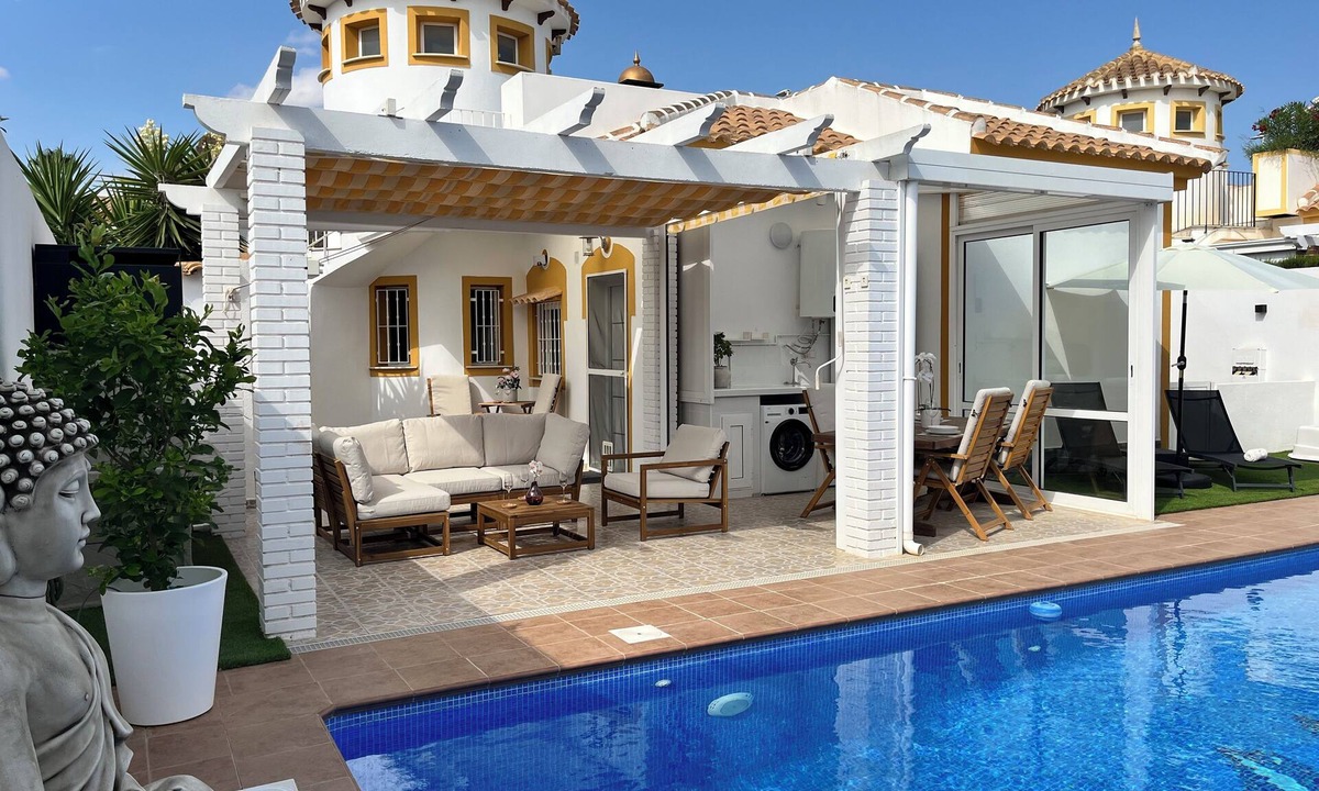 Mazarron Villa | Luxury Villa with Private Pool in a Quiet Setting