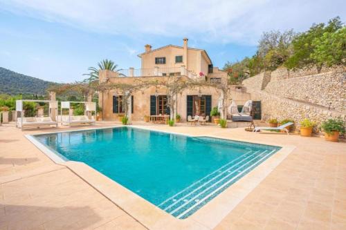 Calvia Villa | Majestic Holiday Estate in Calvià Up to 12 Guests