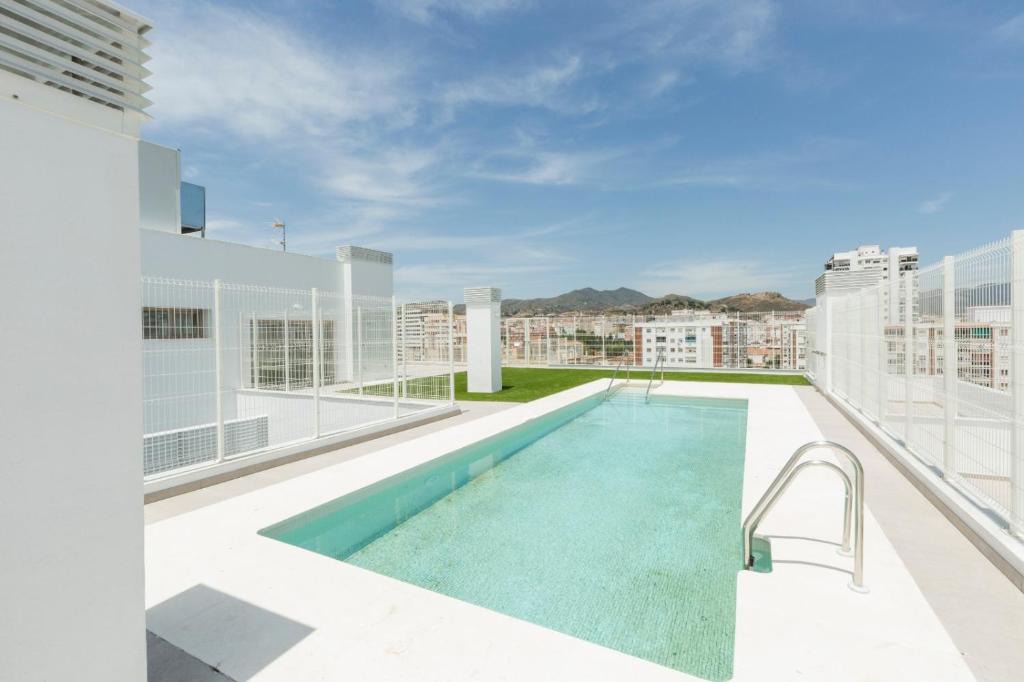 Las Chapas Apartment | Malaga City Pool & Park
