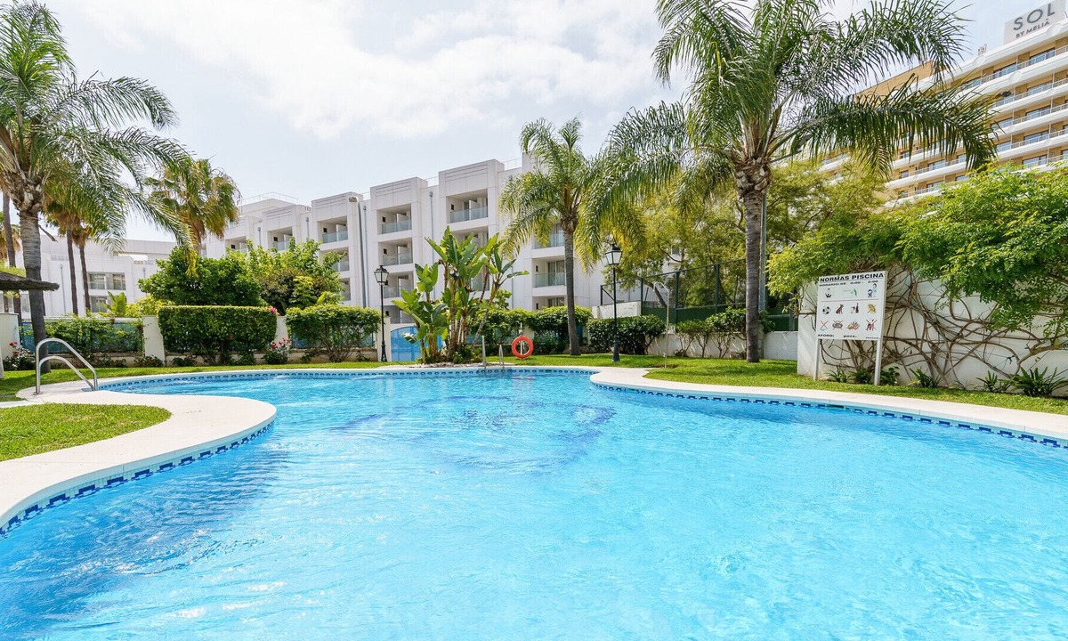 Torremolinos Apartment | MalagaSuite Bajondillo Pool