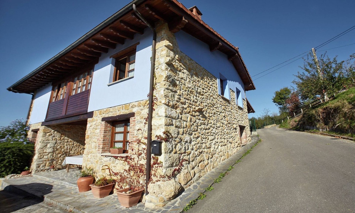 Pruneda Apartment | Mansion with Pool & Terrace