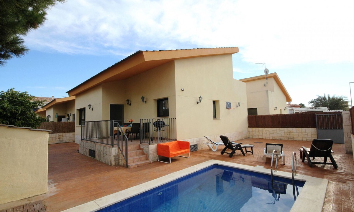 Riumar Ski Chalet | "Mar i Cel"@MARISOL: 220m to the beach, private pool, A/C, WiFi, dog beach.