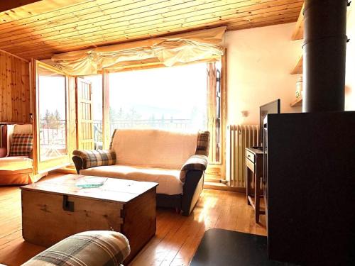 Llivia Apartment | Marmota, Ático en Llívia, jardín comunitario con piscina y pista de tenis