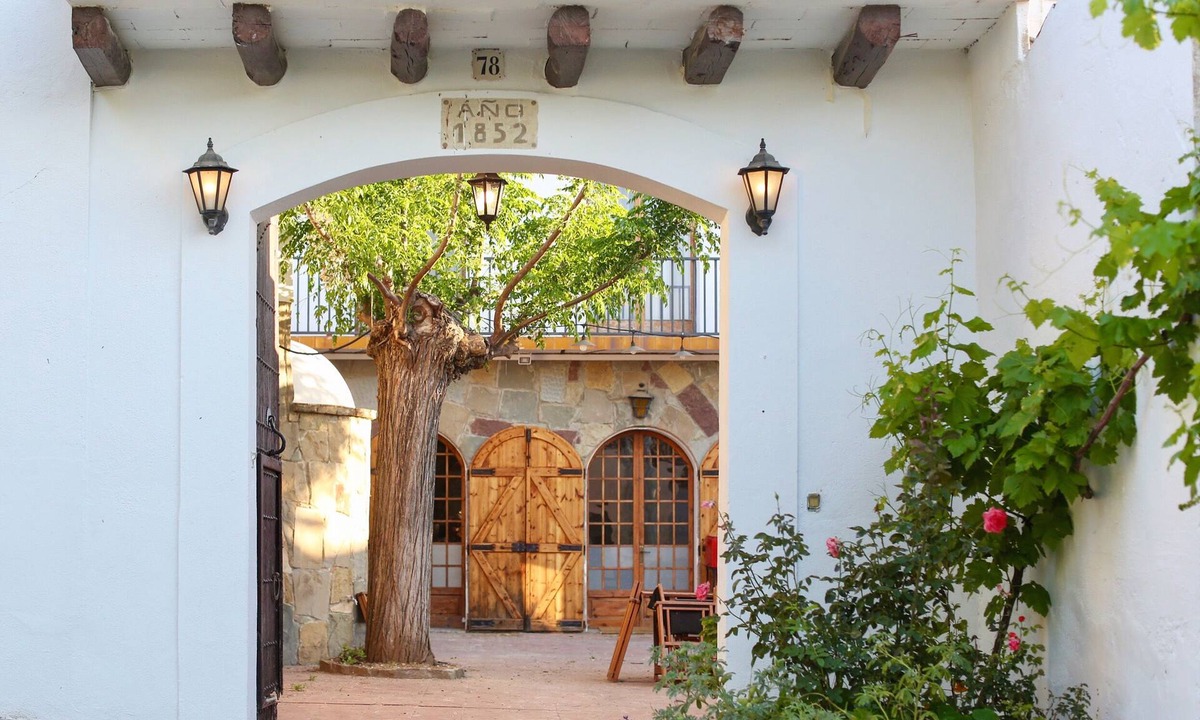 Sant Llorenc d'Hortons Hotel | Masia Can Rovira