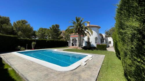 Miami Platja Villa | MEDDAYS Villa MARINA