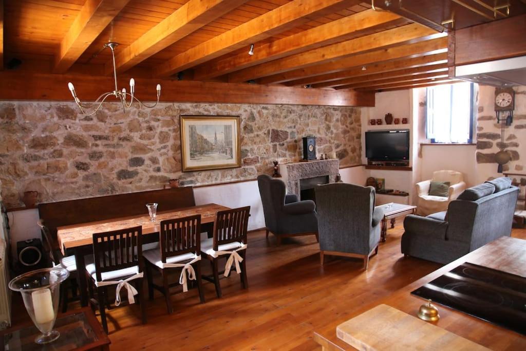 Villanueva del Pontedo House | MI CASA casa de piedra en la montaña de Leon