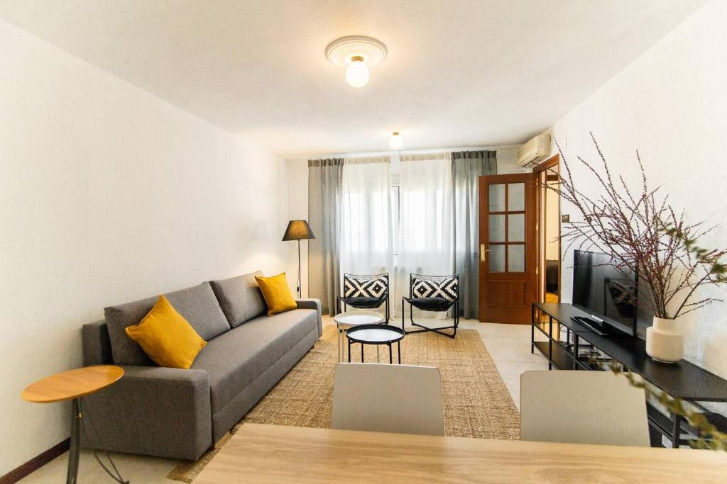 Usera Apartment | MODERN AND BRIGHT APARTMENT Plaza Elíptica -MAGIN