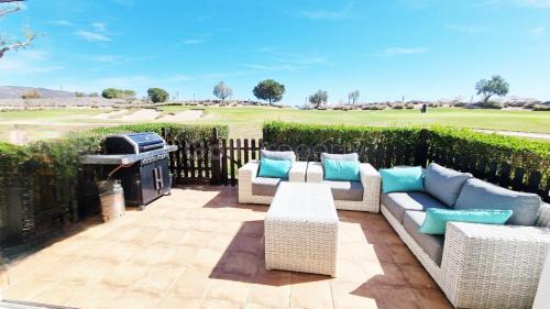 Jeronimo y Avileses y Balsicas de Arriba Apartment | Modern and stylish, 2-bed ground floor apartment