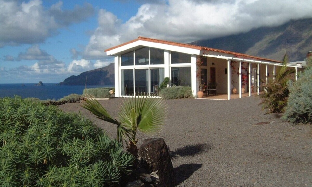 Frontera House | Modern house in exclusive coastal location with breathtaking ocean views