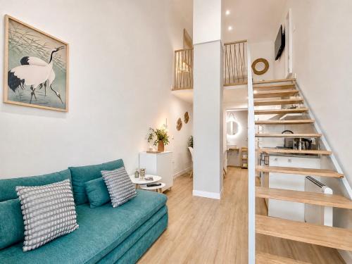 Malilla Apartment | Modern Loft near Roig Arena