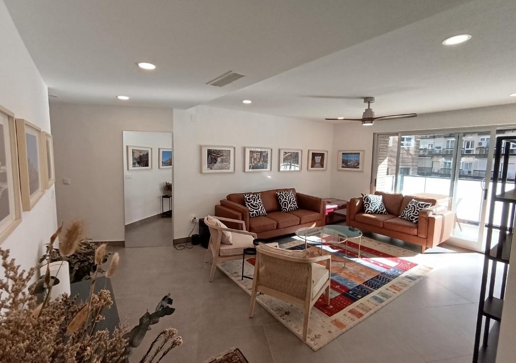 Alicante City Centre Apartment | Modern Rambla Mercado Apartment